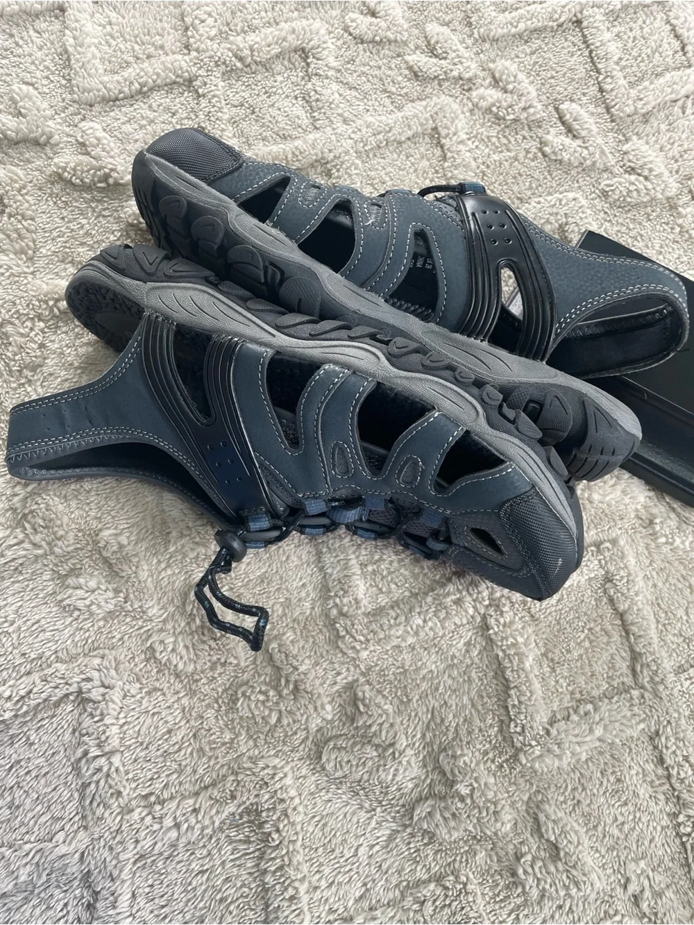 Ozark Trail Men's Gray Outdoor Sandal for Hikers  with Black Accents Size 8